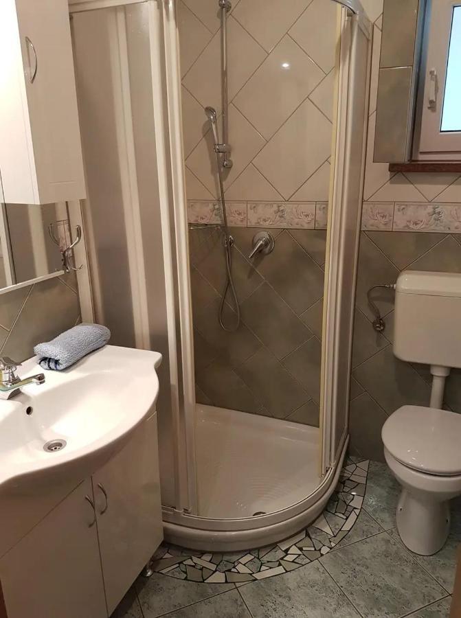 Apartman 2 Daire Ližnjan Dış mekan fotoğraf