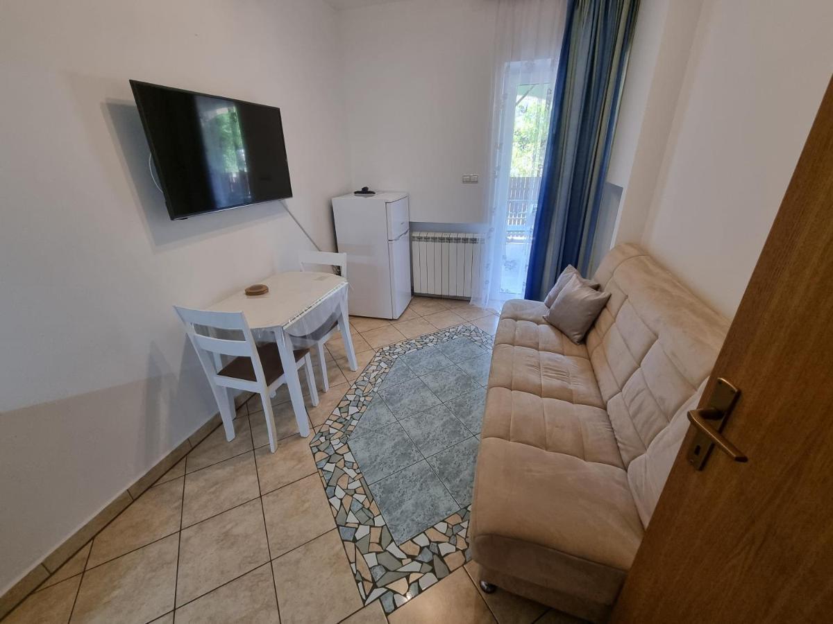 Apartman 2 Daire Ližnjan Dış mekan fotoğraf