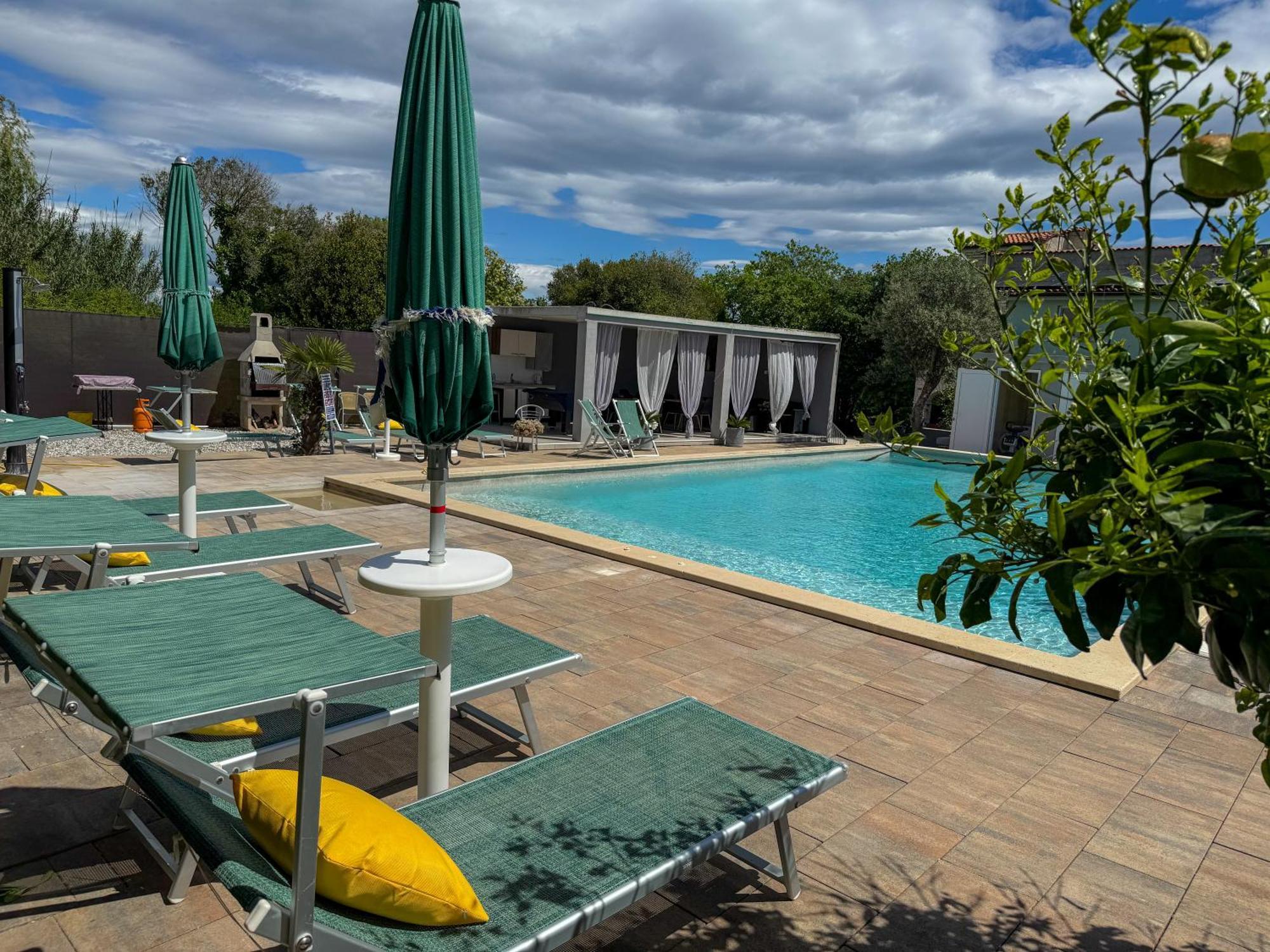Apartman 2 Daire Ližnjan Dış mekan fotoğraf